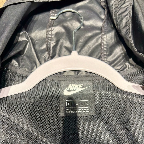 Nike Cropped Windbreaker Jacket – Black & White – Women’s Large - Picture 3 of 6